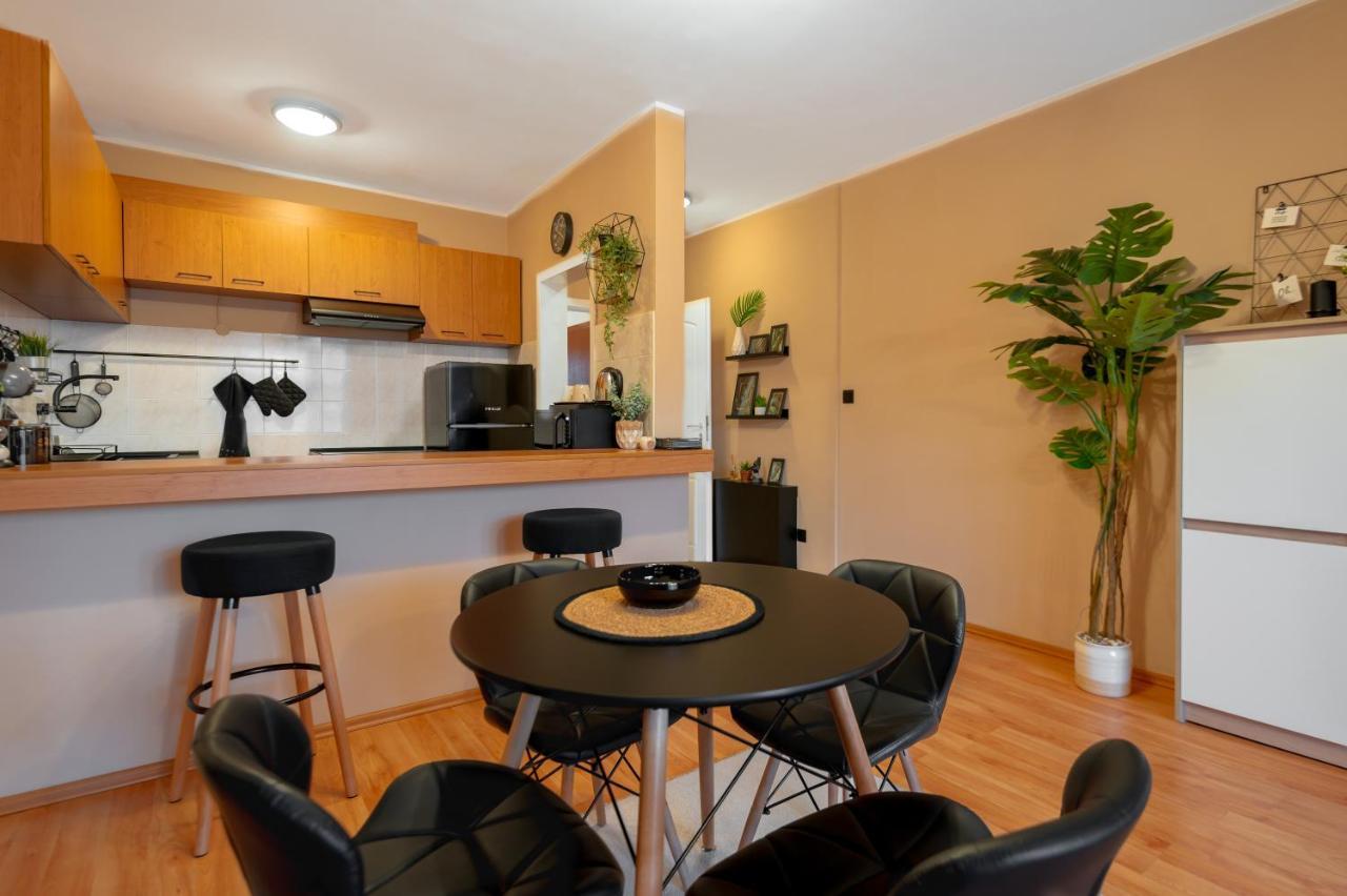 Cosy Apt Close To Macedonia Square *